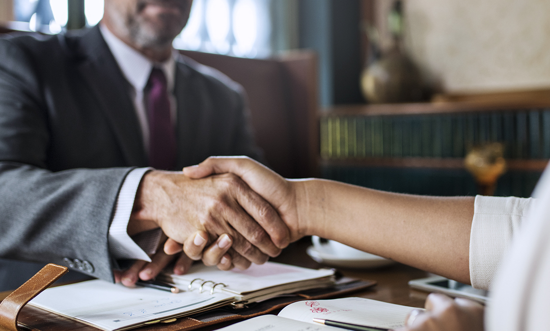 Qué trámites legales puede hacer en Colombia desde EE.UU